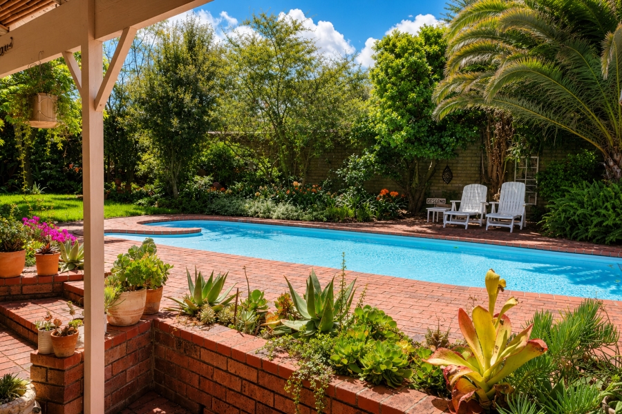9 Bedroom Property for Sale in Golden Acre Western Cape